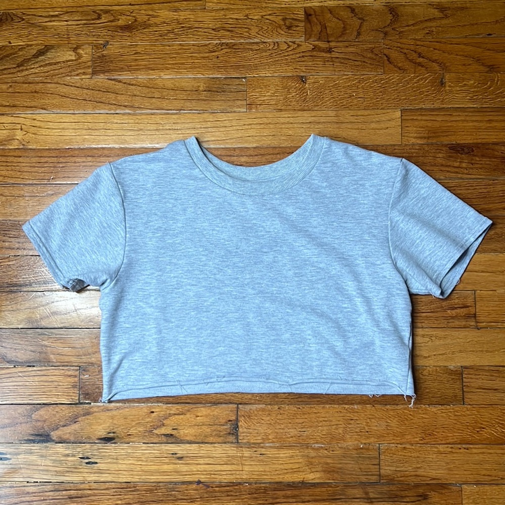 REFUGE ATHLETICS Crop Top